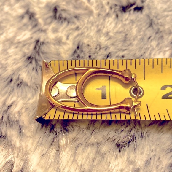 Beautiful! Coach Brass Double Hoop Gold Earrings With 1 Charm☝🏻🙃🌹🌹🌹 - Picture 6 of 7